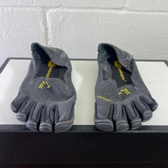 Vibram FiveFingers 14W6204 CVT-Hemp Grey Black Running Shoes Womens 36 EU/6.5 US - Picture 1 of 10